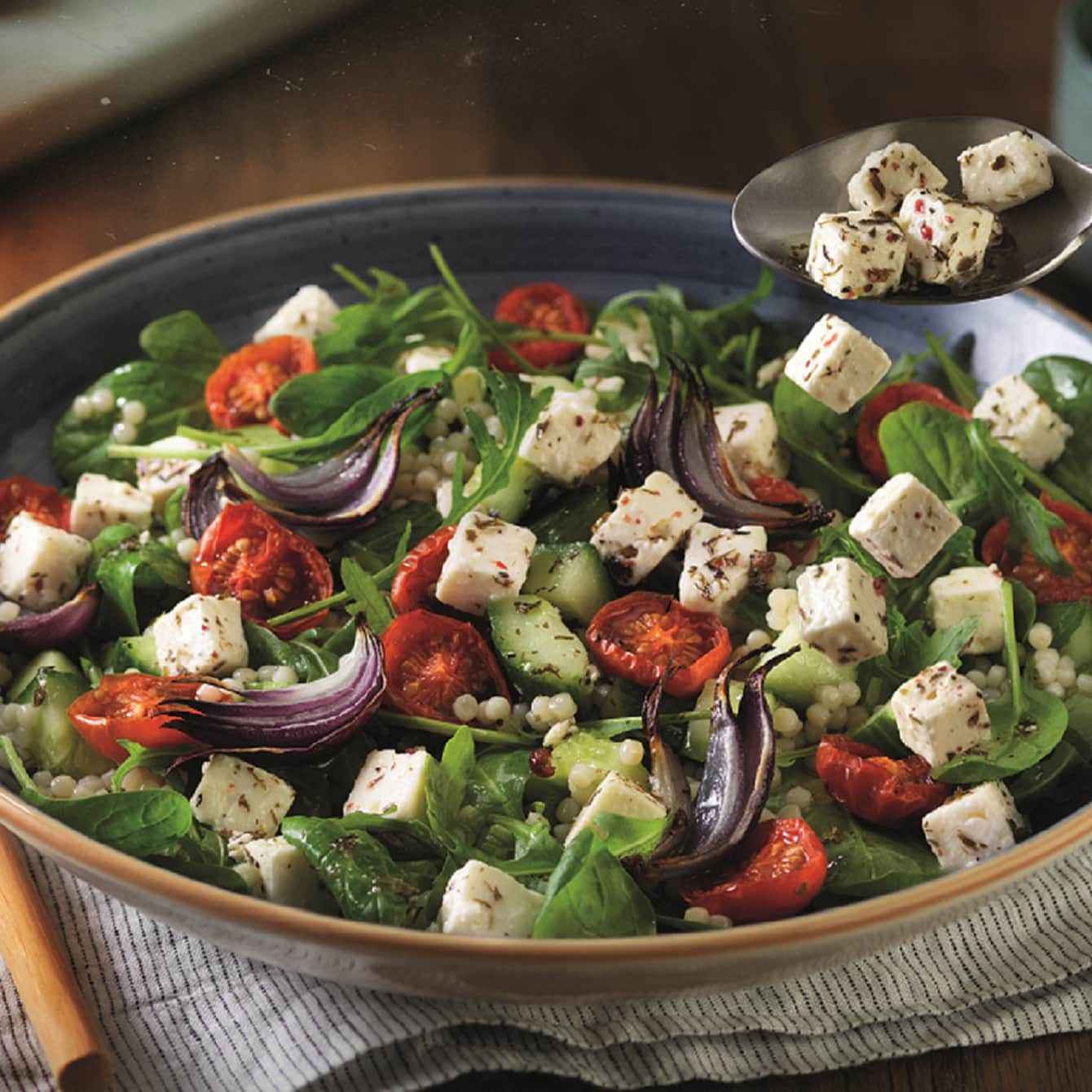 Parelcouscoussalade met Apetina kaas