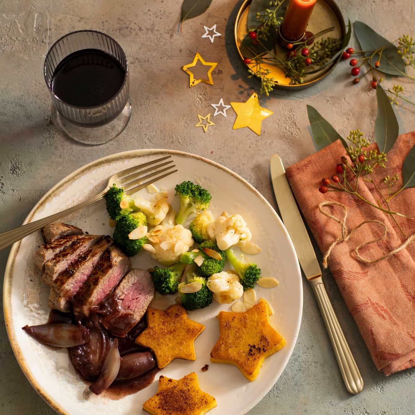 Biefstuk met sjalotten-portsaus  en knapperige sterren