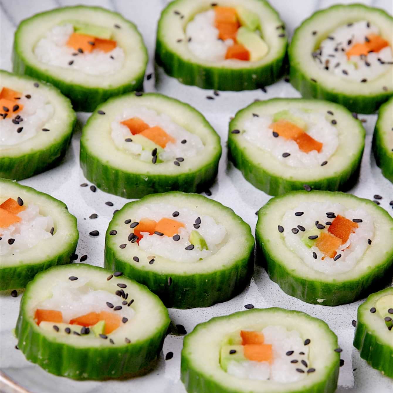 Vegetarische komkommer sushi