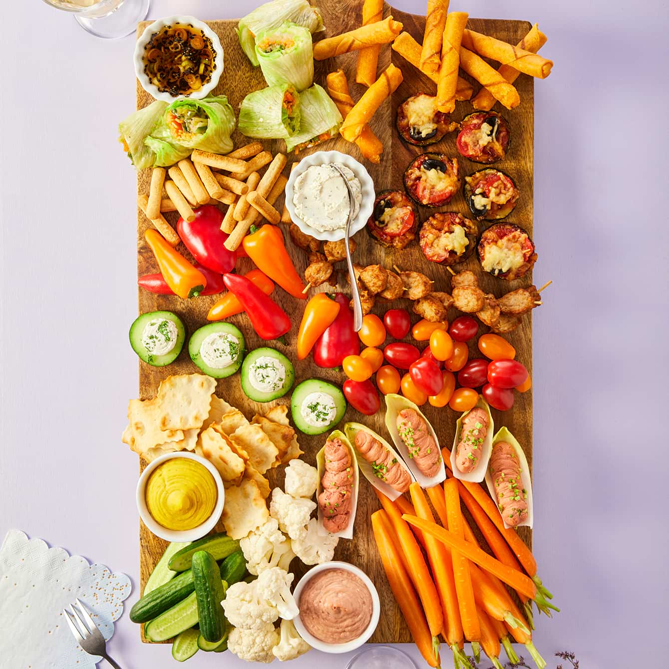 Rijkgevulde vegetarische hapjesplank