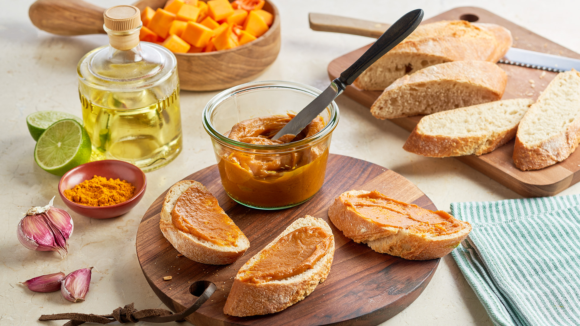 Spread van gepofte pompoen en knoflook met ras el hanout