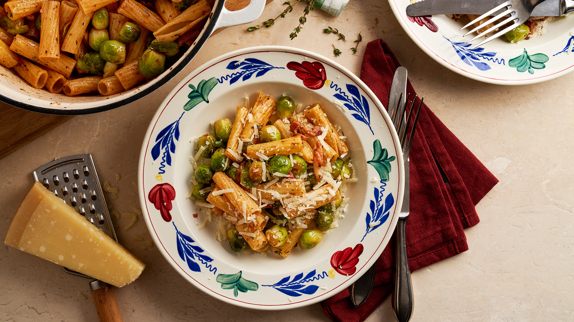Geroosterde spruitjes met pancetta en rigatoni