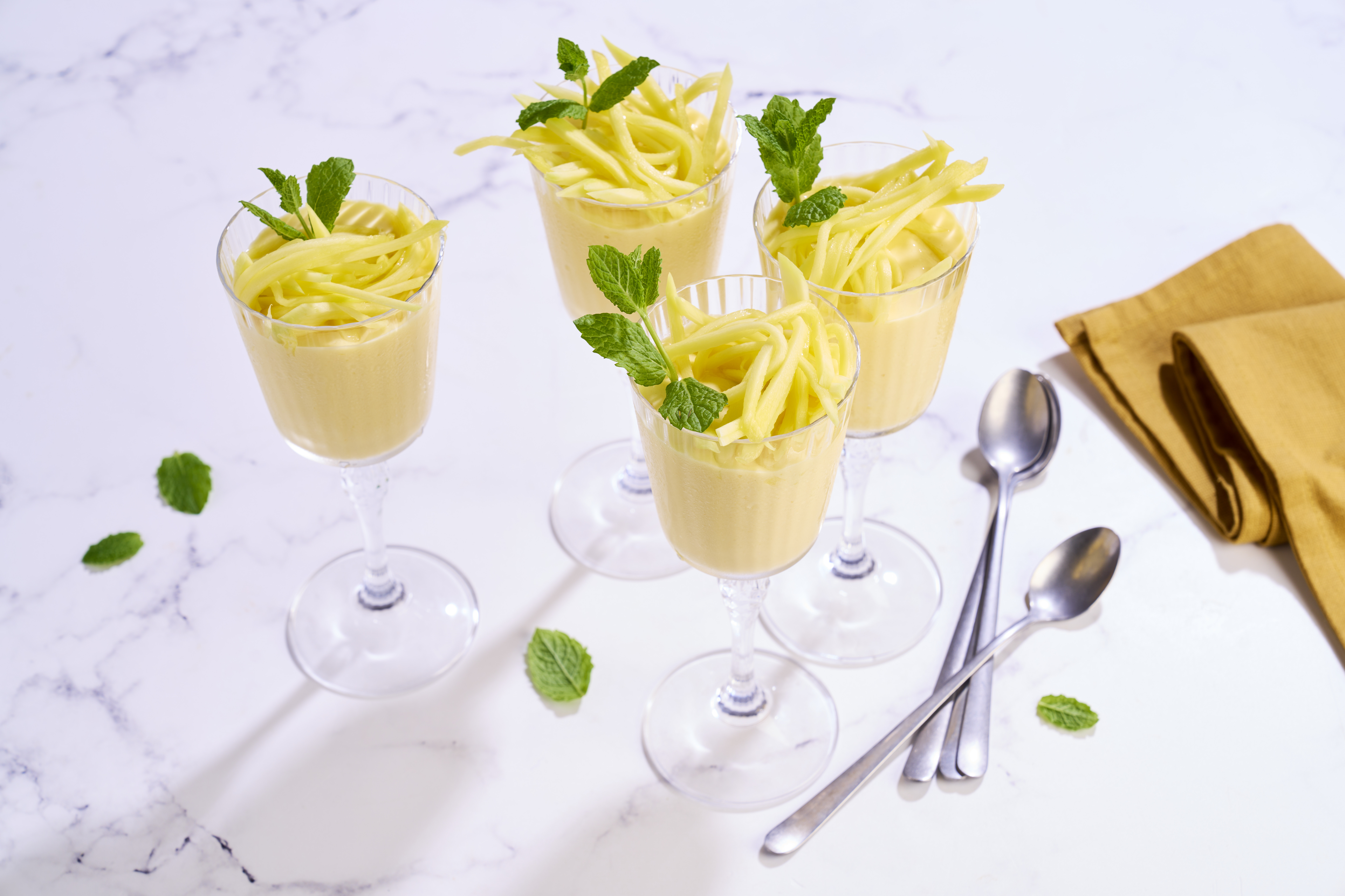 Frozen mango yoghurt