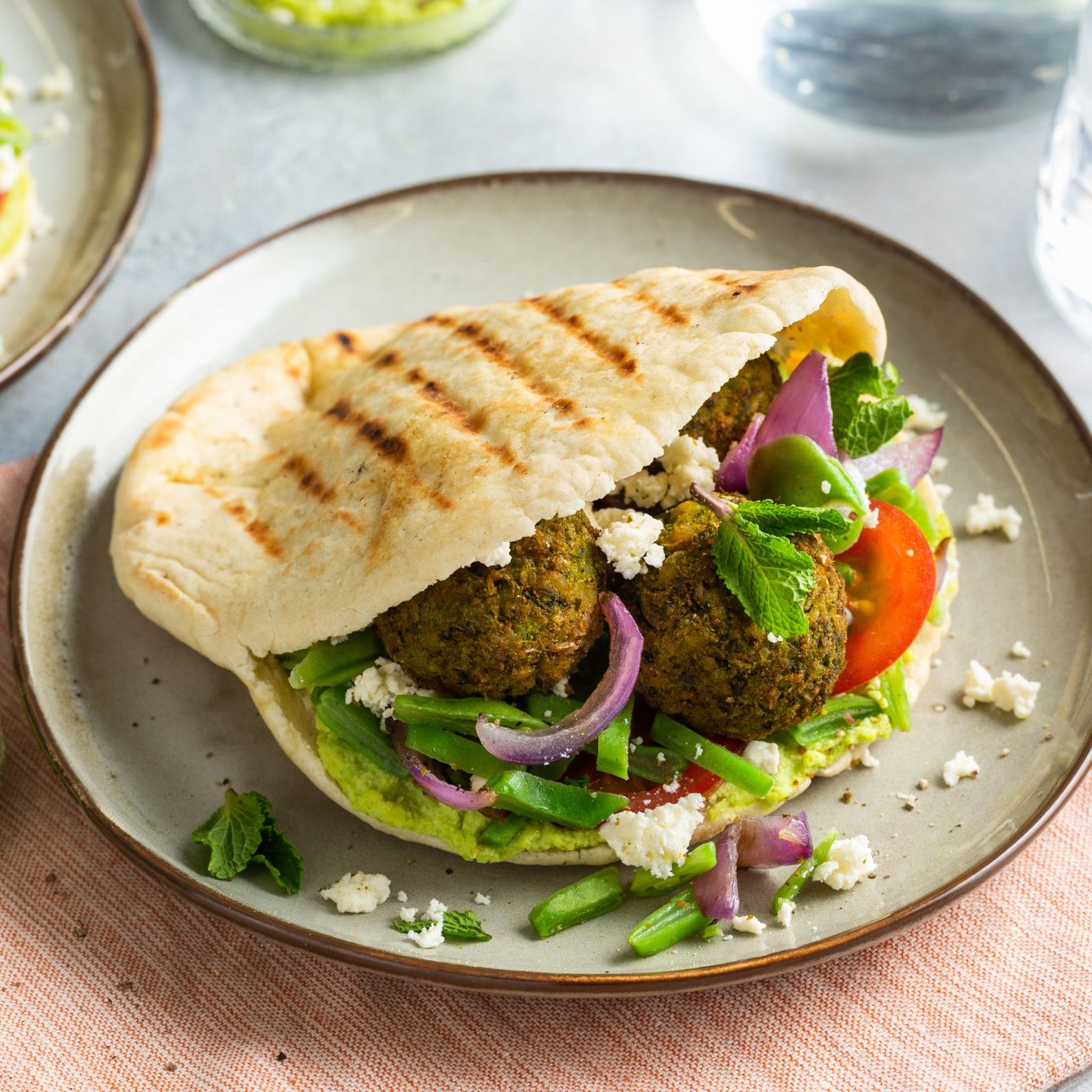 Sophies pita falafel met tuinbonenhummus
