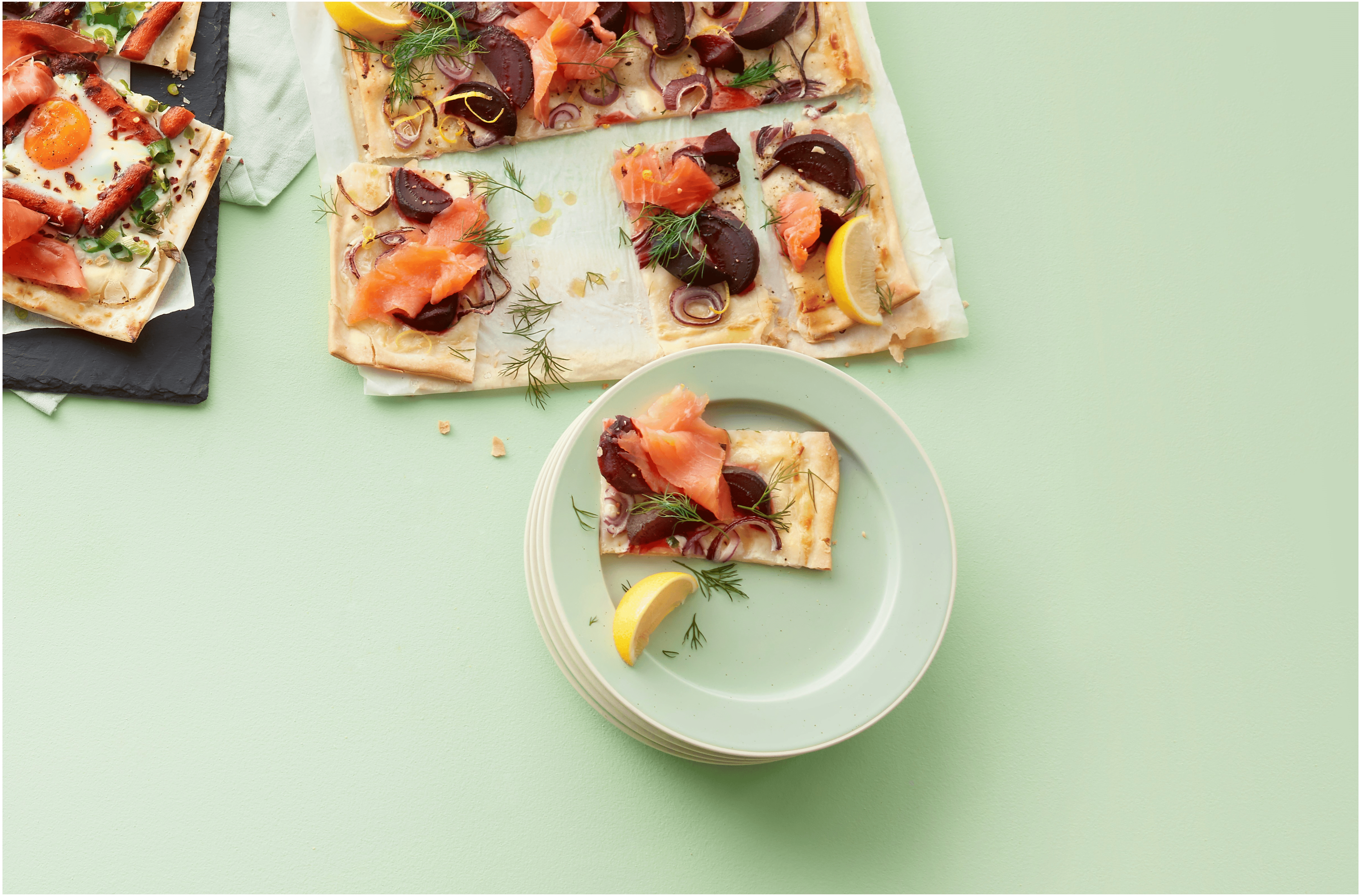Flammkuchen met zalm, bietjes en dille