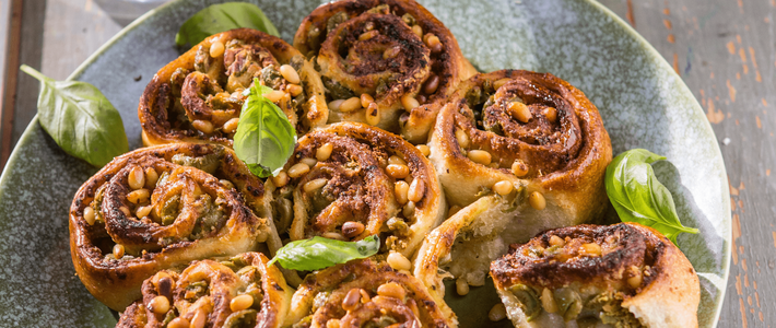 Breekbrood Met Pesto En Olijven | Recepten | PLUS