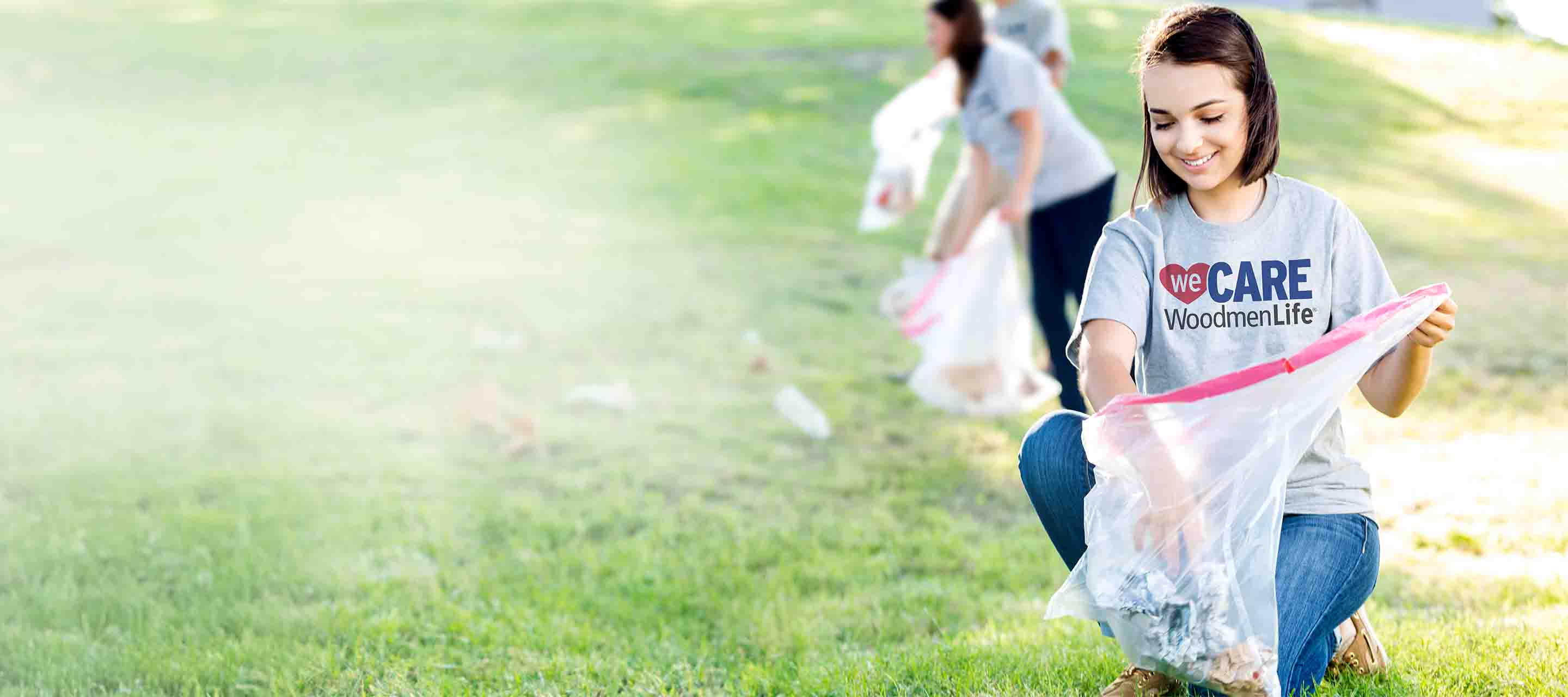 A group of WoodmenLife employees volunteering.