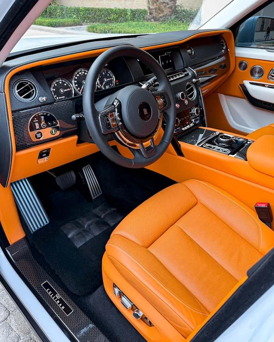 Rolls-Royce Cullinan Black Badge 2023 2023 for rent in Dubai — photo 8 of 9