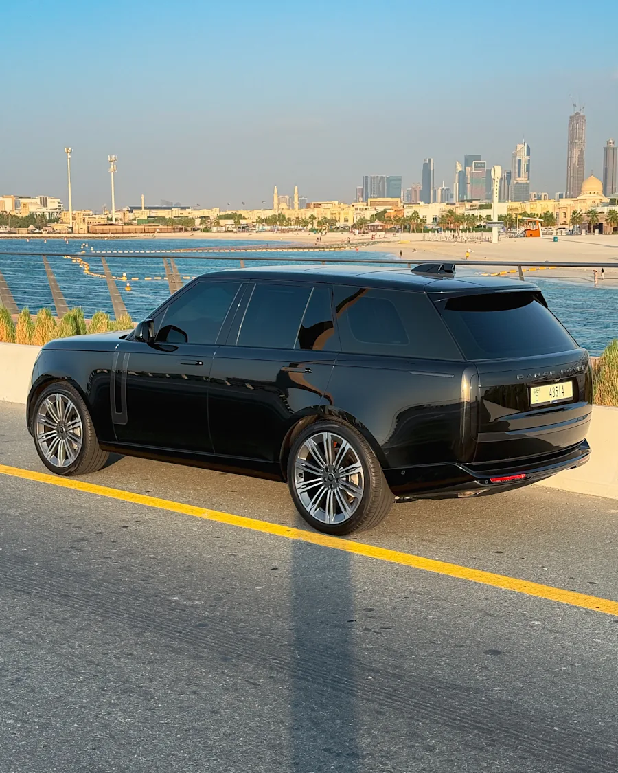 Range Rover Vogue Black 2024 2024 for rent in Dubai — photo 5 of 13