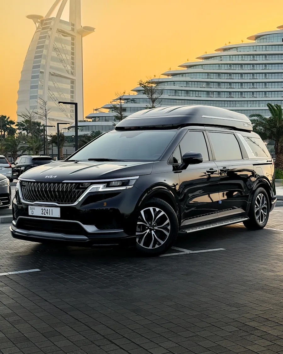 2023 Kia Carnival VIP: Luxury Meets Versatility 2023 for rent in Dubai — photo 1 of 8
