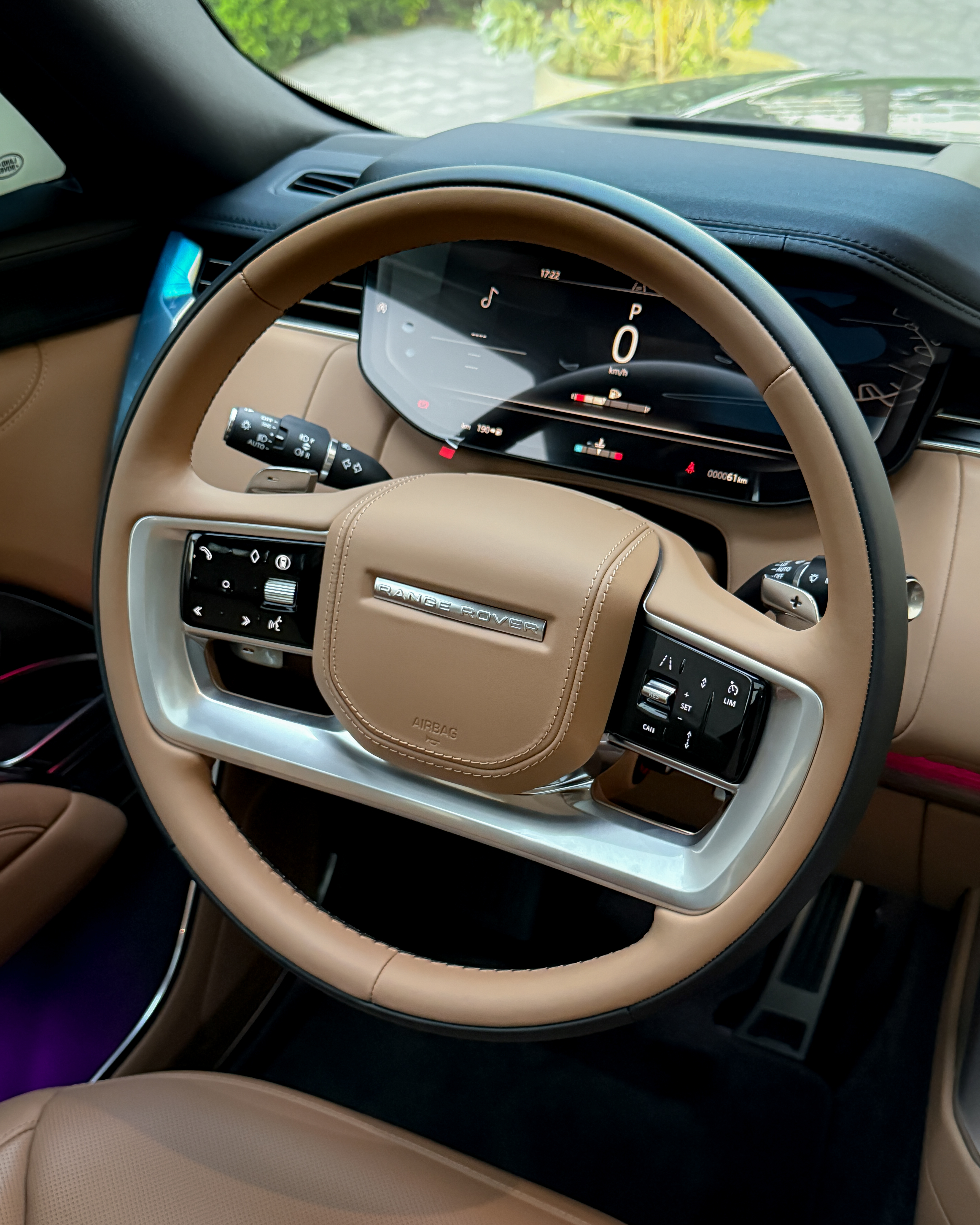 Range Rover Vogue Black 2024 2024 for rent in Dubai — thumbnail 11