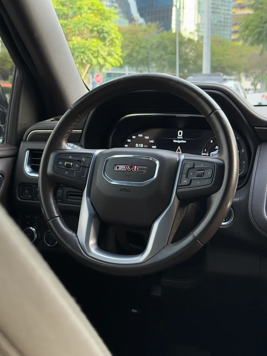 GMC Yukon Black 2022 2022 for rent in Dubai — photo 5 of 9