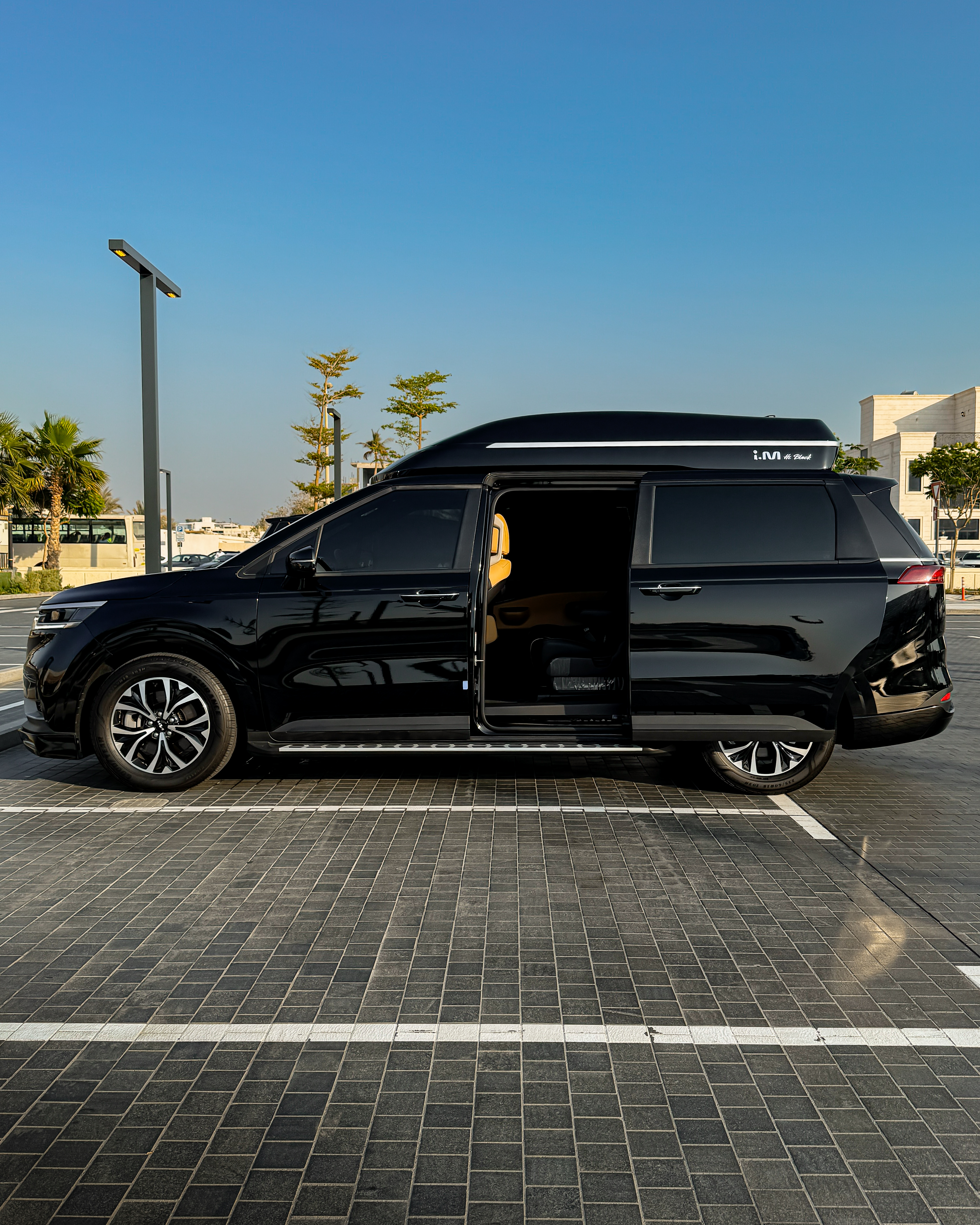 2023 Kia Carnival VIP: Luxury Meets Versatility 2023 for rent in Dubai — thumbnail 3