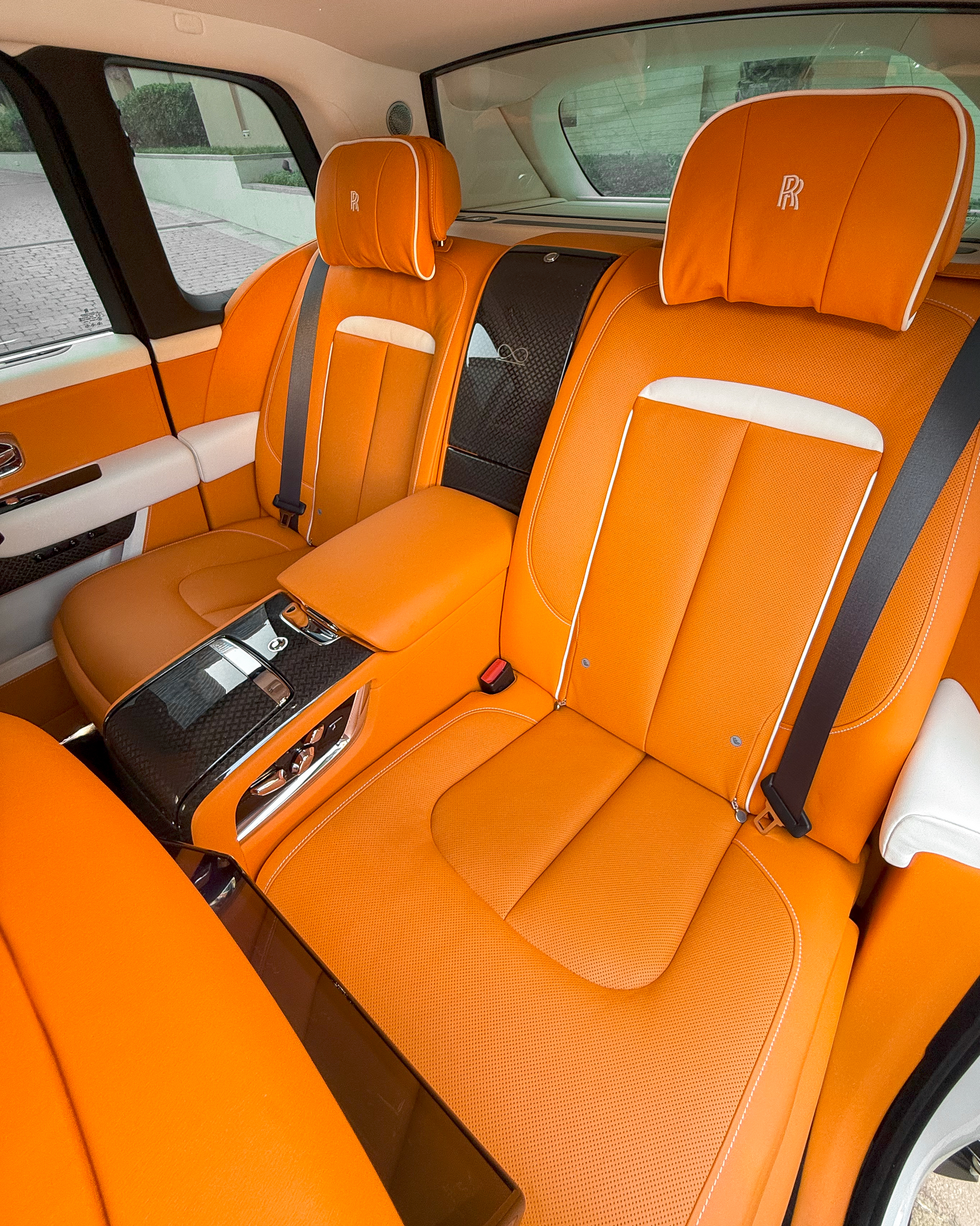 Rolls-Royce Cullinan Black Badge 2023 2023 for rent in Dubai — thumbnail 7