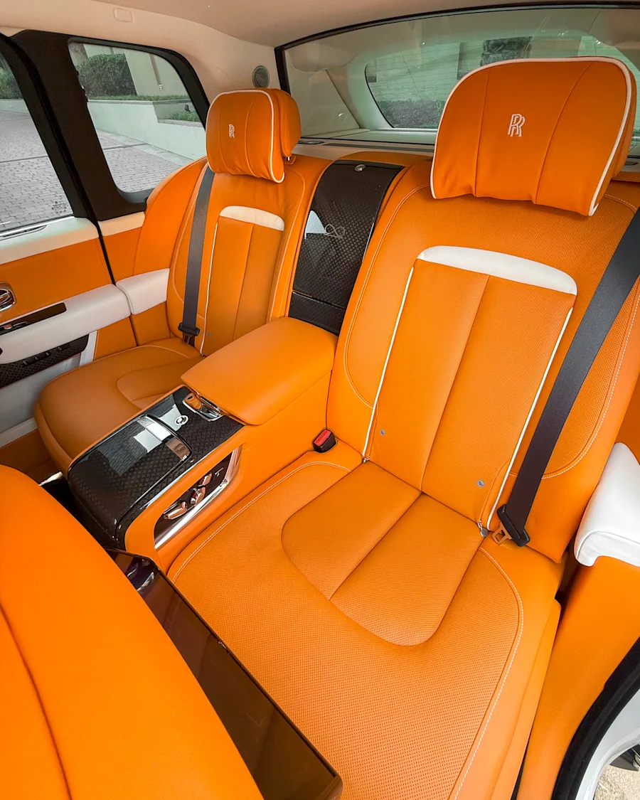Rolls-Royce Cullinan Black Badge 2023 2023 for rent in Dubai โ photo 7 of 9