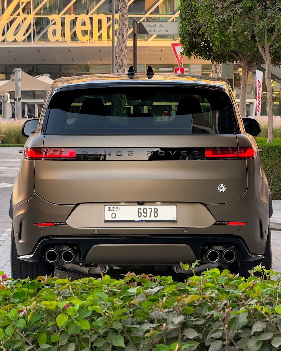 2024 Range Rover SV Edition One Matt Bronze 2024 for rent in Dubai — photo 3 of 8