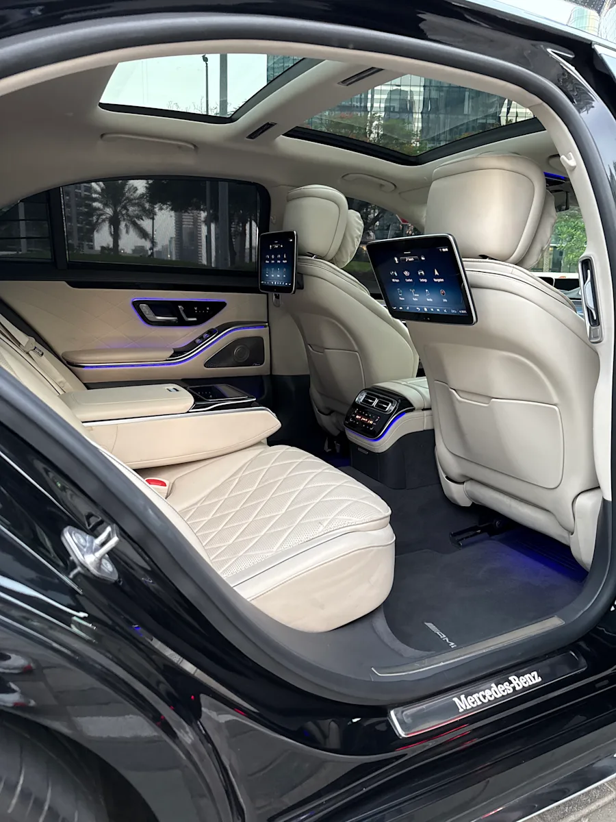 Mercedes S500 Black 2022 2022 for rent in Dubai — photo 11 of 12