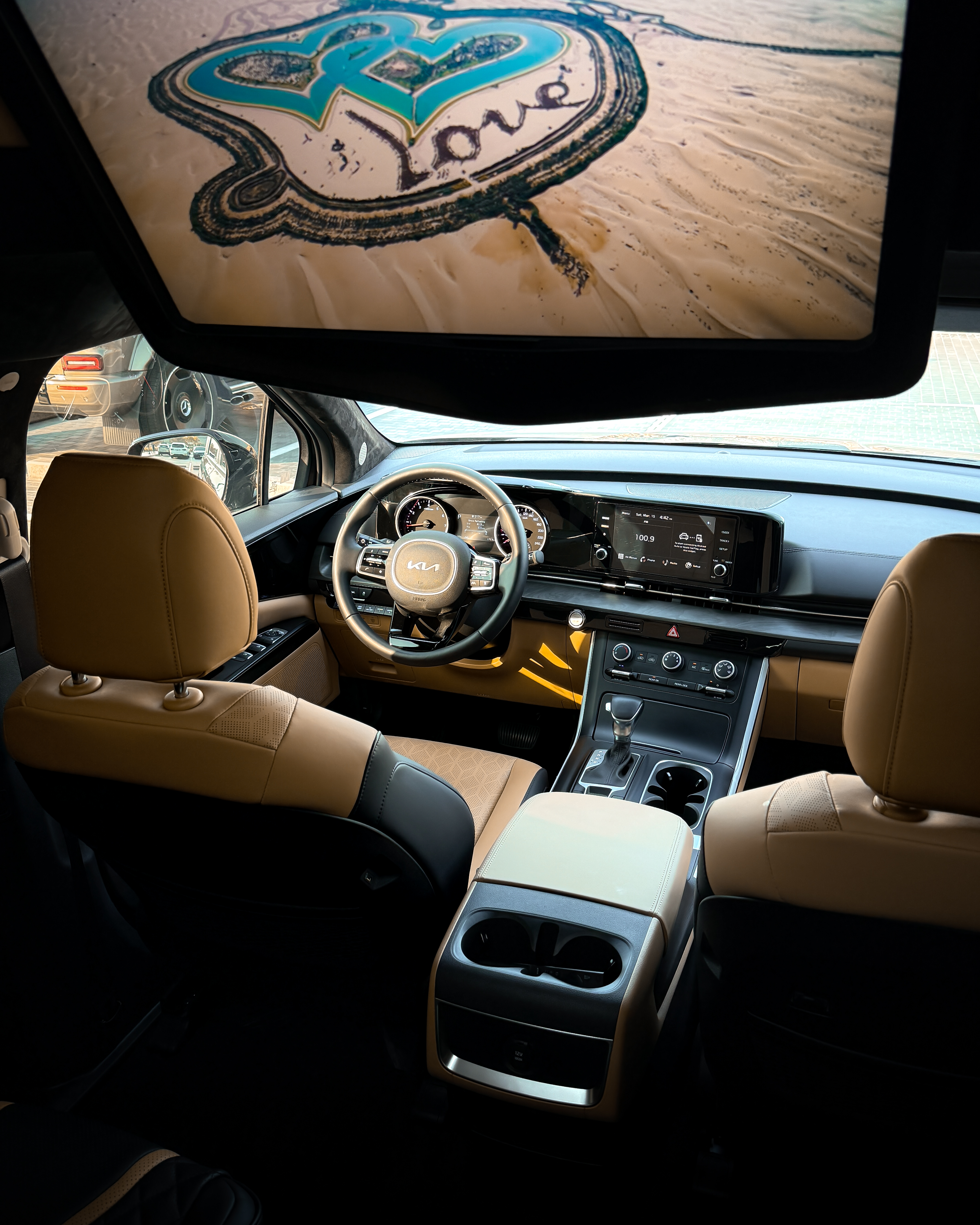 2023 Kia Carnival VIP: Luxury Meets Versatility 2023 for rent in Dubai — thumbnail 7