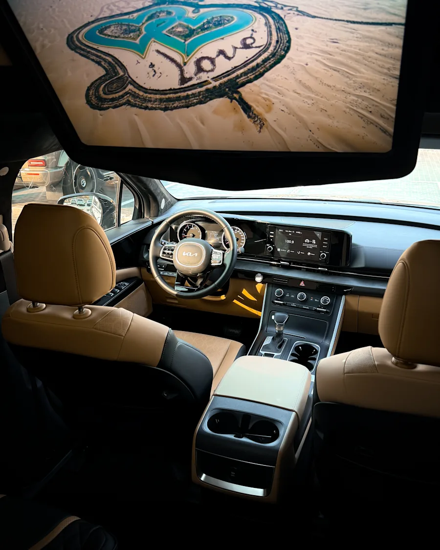 2023 Kia Carnival VIP: Luxury Meets Versatility 2023 for rent in Dubai โ photo 7 of 8
