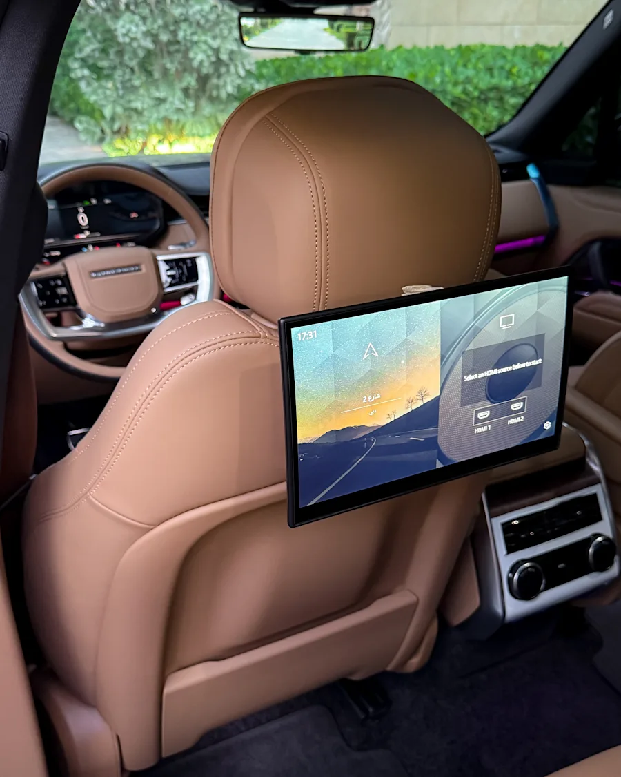 Range Rover Vogue Black 2024 2024 for rent in Dubai — photo 8 of 13