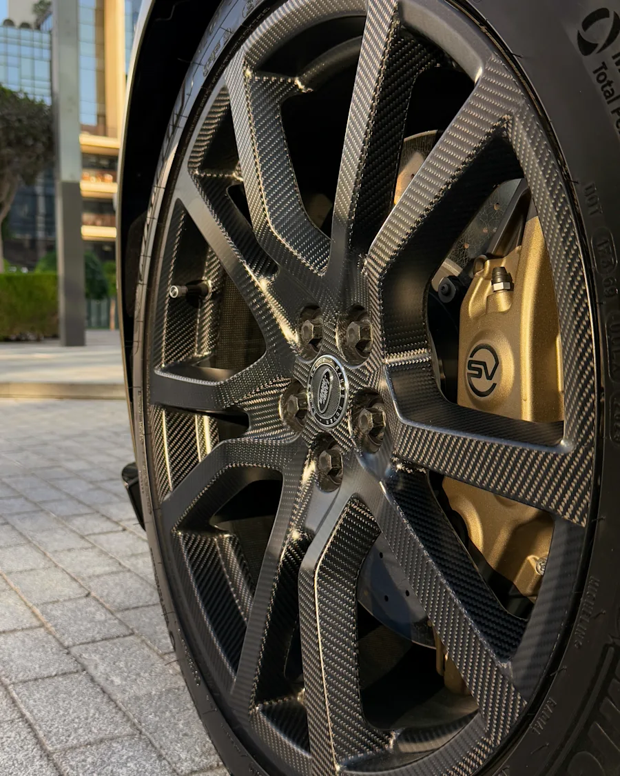 2024 Range Rover SV Edition One Matt Bronze 2024 for rent in Dubai — photo 5 of 8