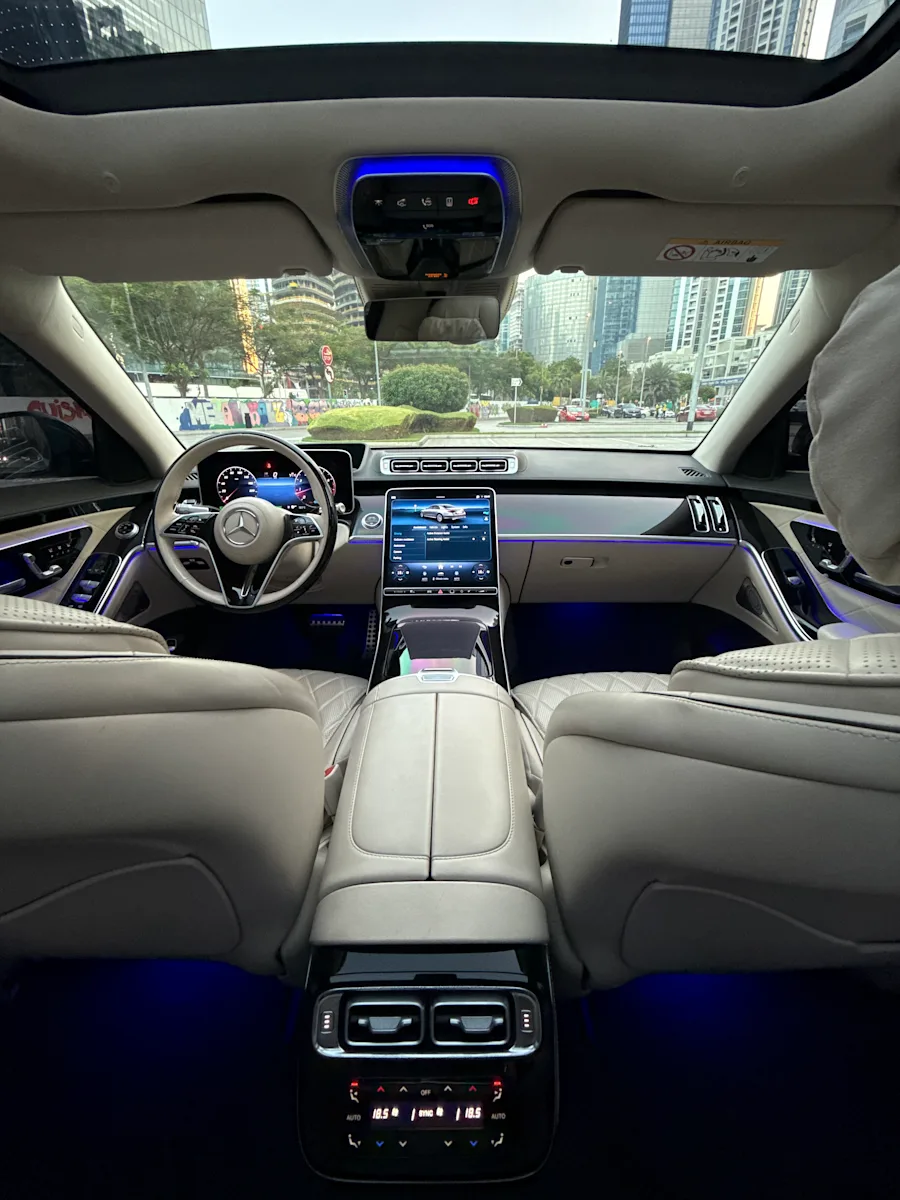 Mercedes S500 Black 2022 2022 for rent in Dubai — photo 9 of 12