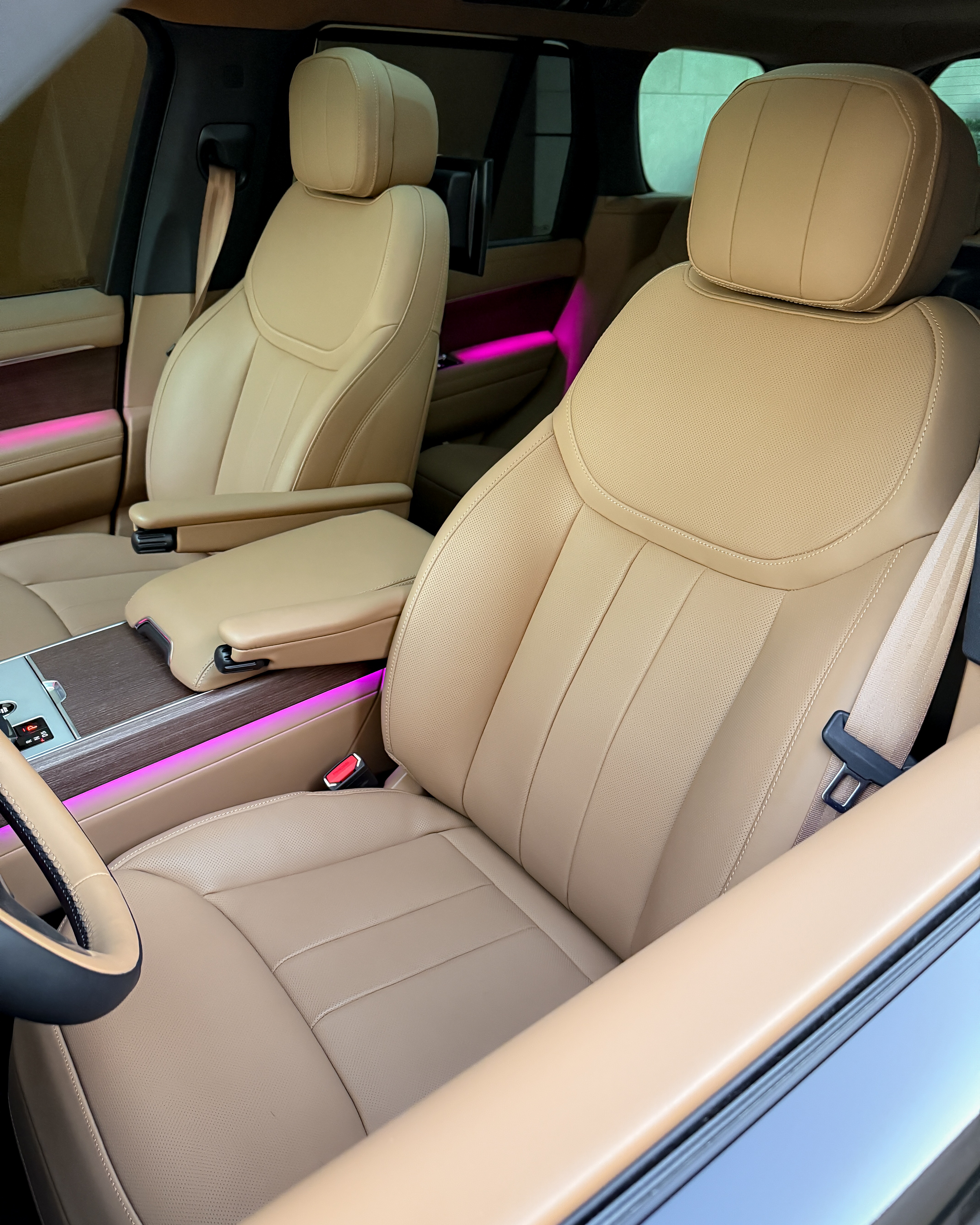 Range Rover Vogue Black 2024 2024 for rent in Dubai — thumbnail 12