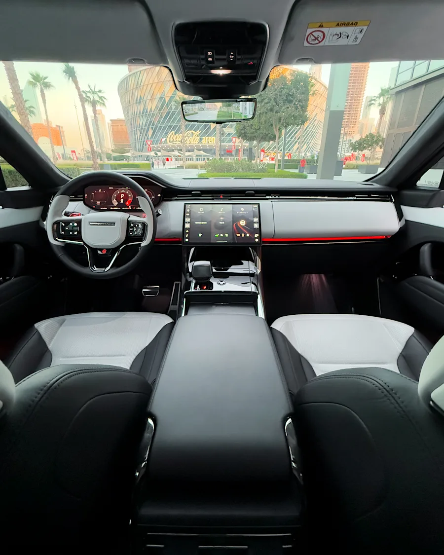 2024 Range Rover SV Edition One Matt Bronze 2024 for rent in Dubai — photo 6 of 8
