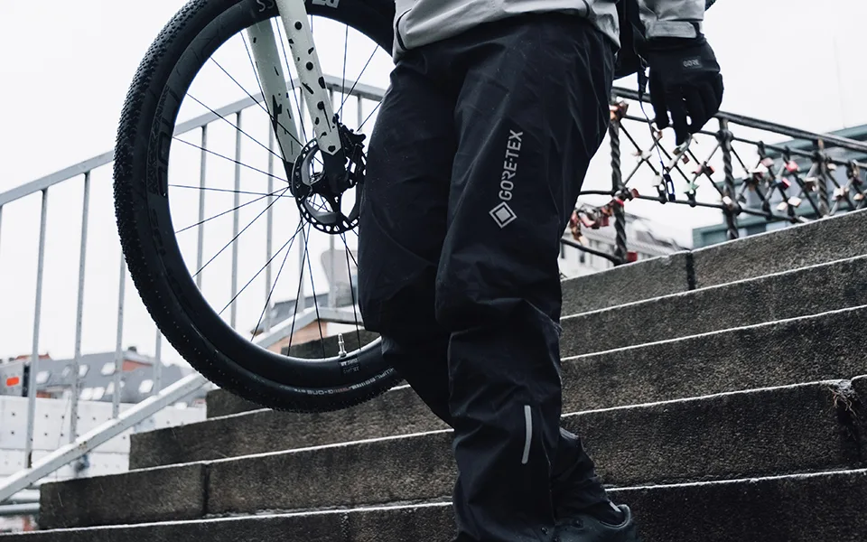 goretex mens trainers