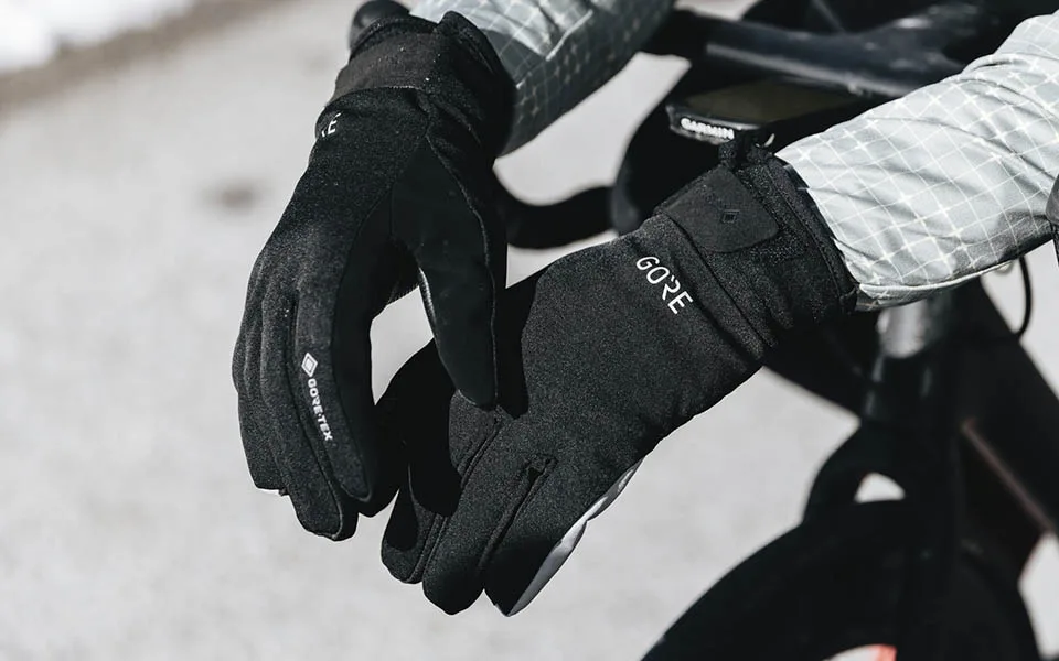 FW22 / 100563 / C5-GORE-TEX-Thermo-Gloves / Image Gallery Up / 1