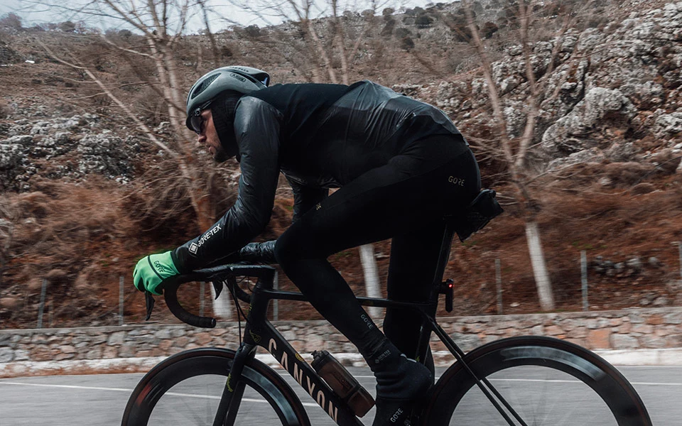 mens gore tex walking shoes