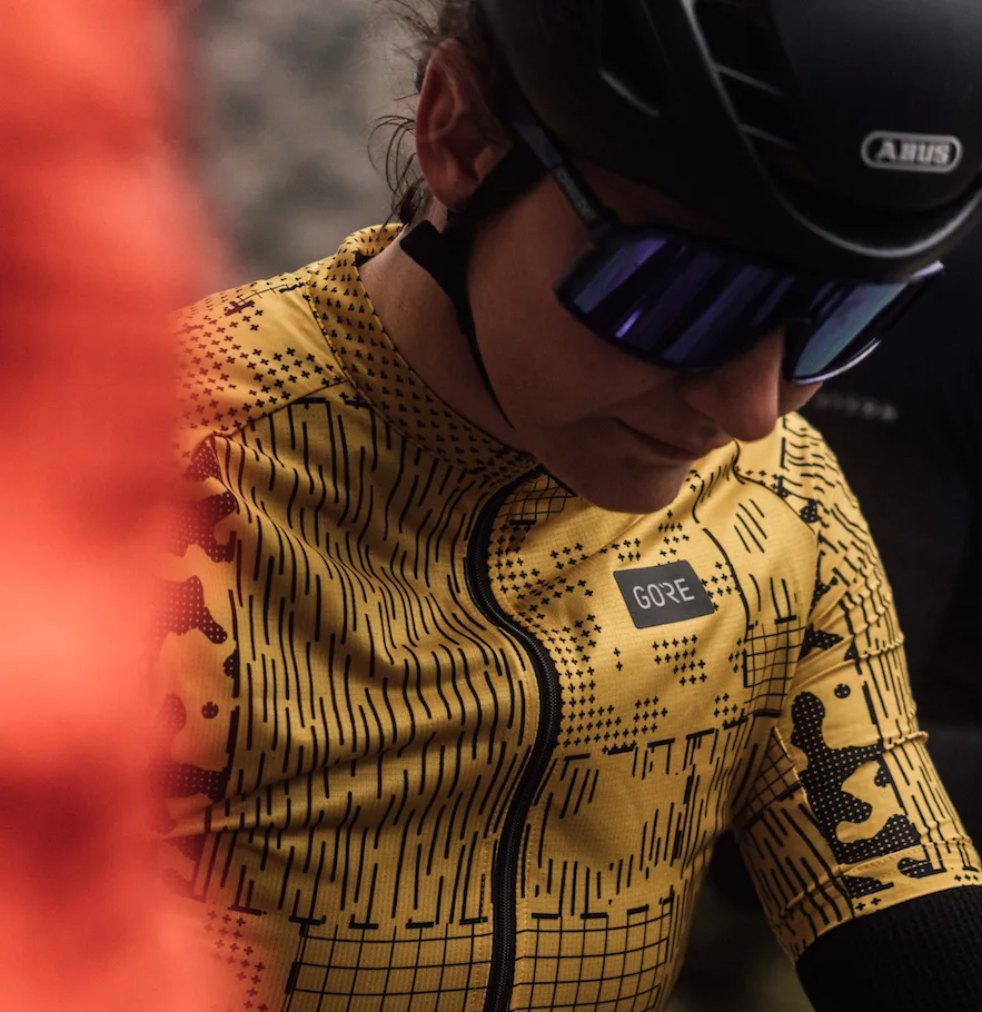 SS22 Patch Camo Jersey Women / 100938 / Image Gallery 1/2