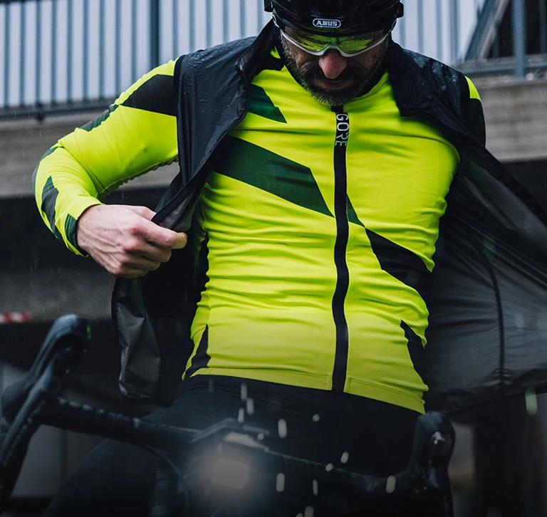GOREWEAR DEUTSCHLAND  Langlebige Premium-Sportbekleidung für Laufen und  Radfahren