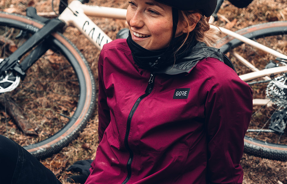 Gore tex best sale womens cycling jacket