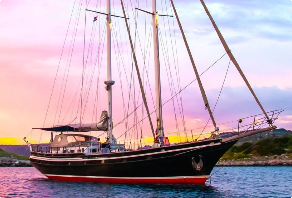 Schooner Yachts