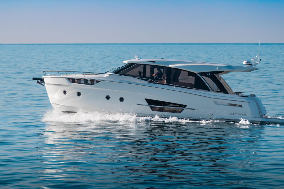2023 Greenline 45 Coupe 47 ft. Image credit: Greenline Yachts