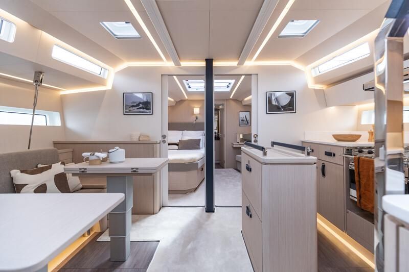 Jeanneau 55 interior