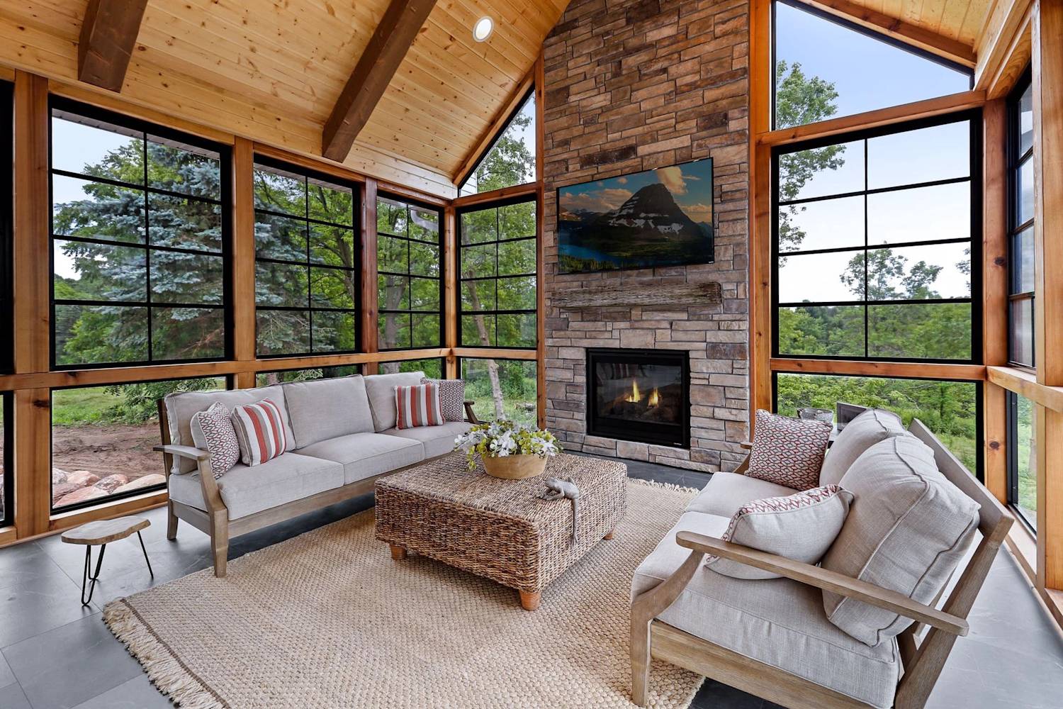 Discover the Beauty of a 3 Season Room