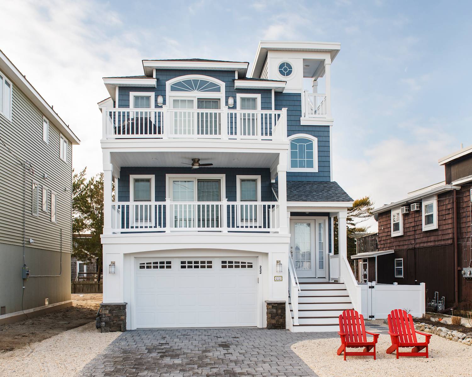 Explore Narrow Lot House Plans for Efficient Space Usage