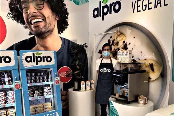 La Pop Up Store de Alpro en Madrid consigue ahorrar el equivalente a 12.000 litros de agua en 2 semanas