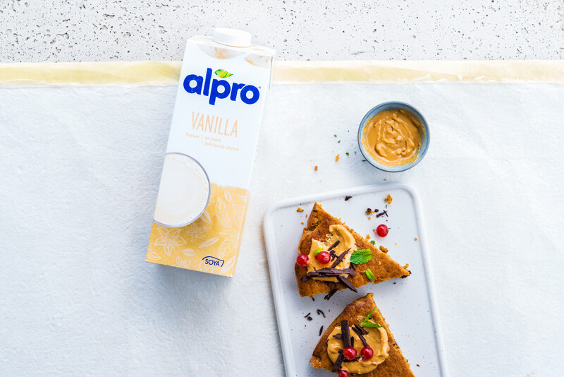 Chocolate Oatmeal Bake | Alpro