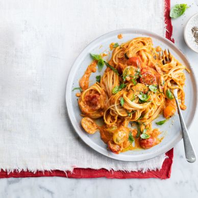 Spaghetti met geroosterde tomaat-paprikasaus