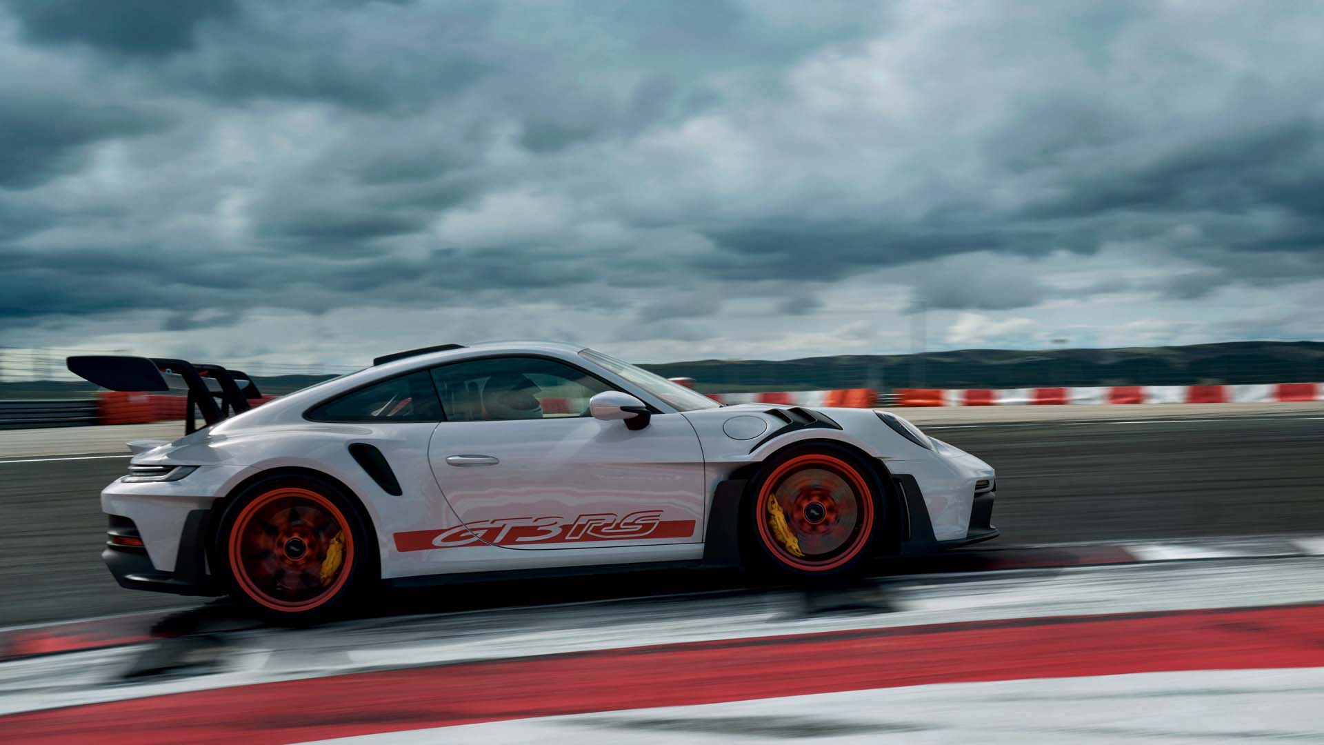 Porsche 911 GT3 RS cornering racetrack wallpaper desktop 4