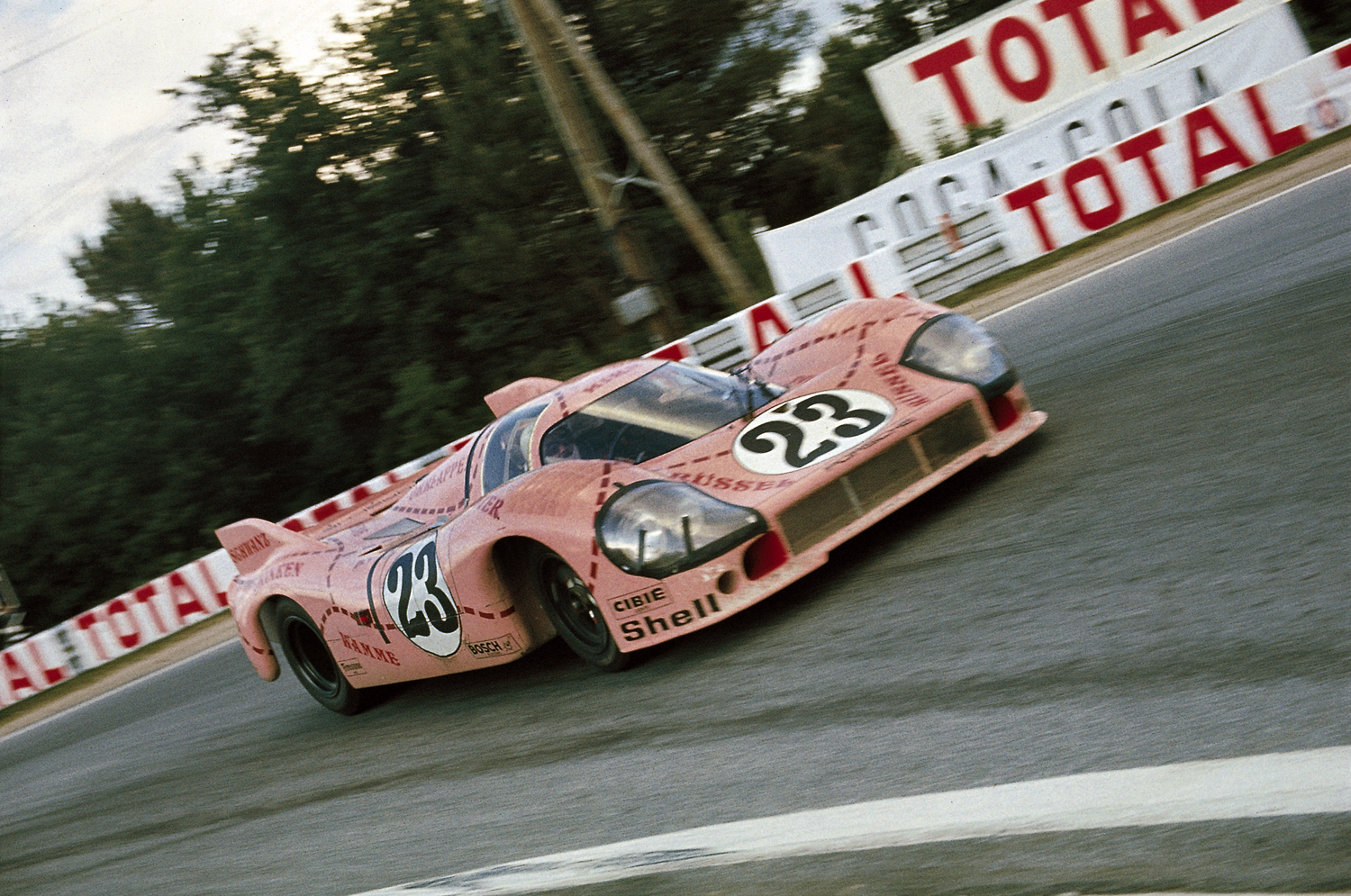 917/20 in Pink Pig racing livery at 1971 Le Mans