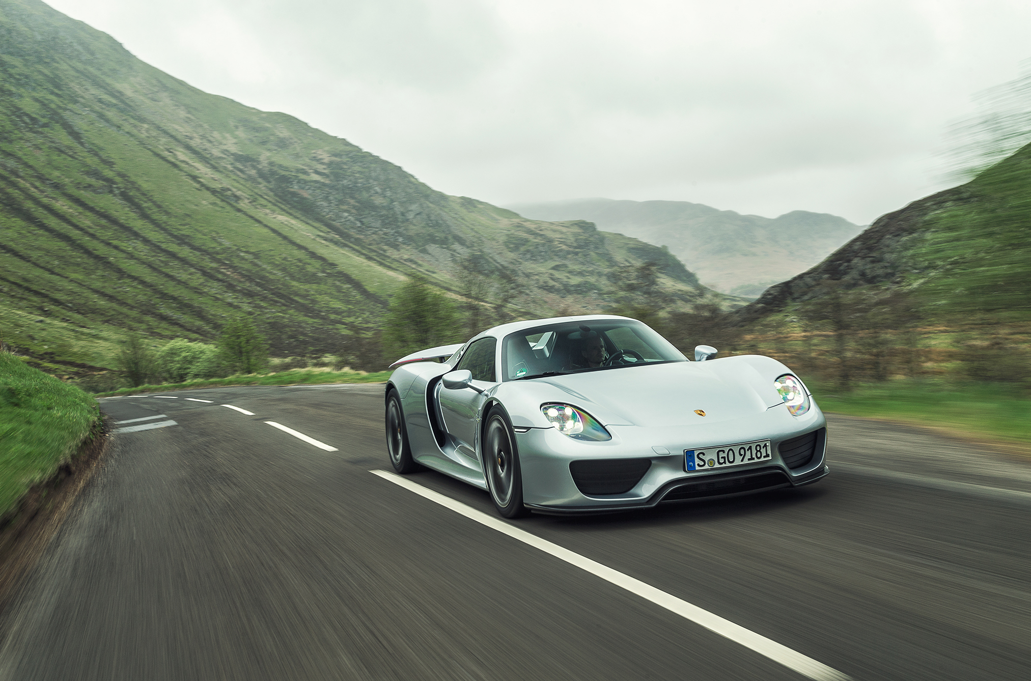 7 things you need to know about the Porsche 918 Spyder