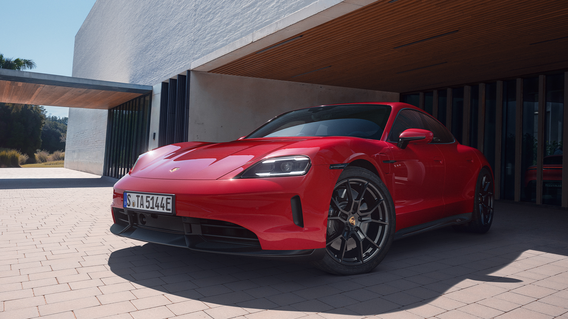 Porsche Taycan GTS desktop 2 