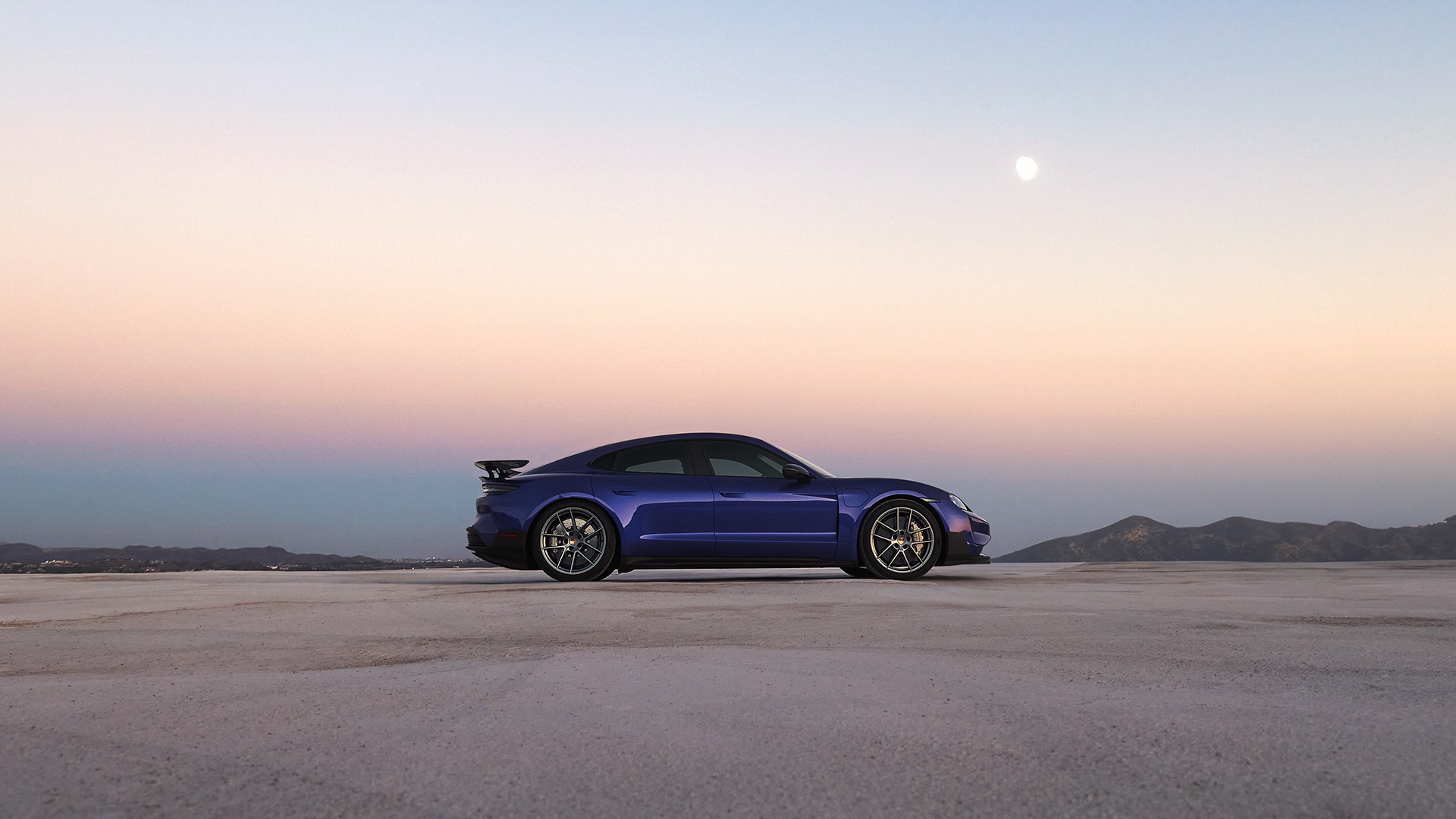 Porsche Taycan Turbo GT with Weissach Package desktop 2