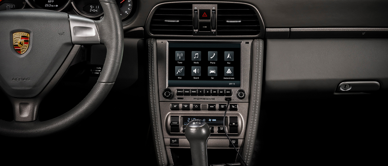 PCCM Plus showing Android Auto in Porsche 911 (type 997)
