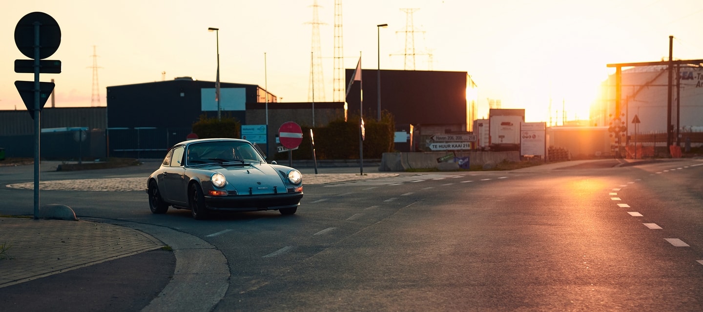Bart Kuykens on the road with his Porsche 911 (F series)