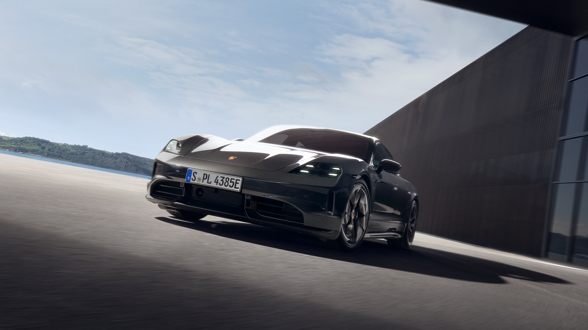 Porsche Taycan 4S Black Edition desktop 1